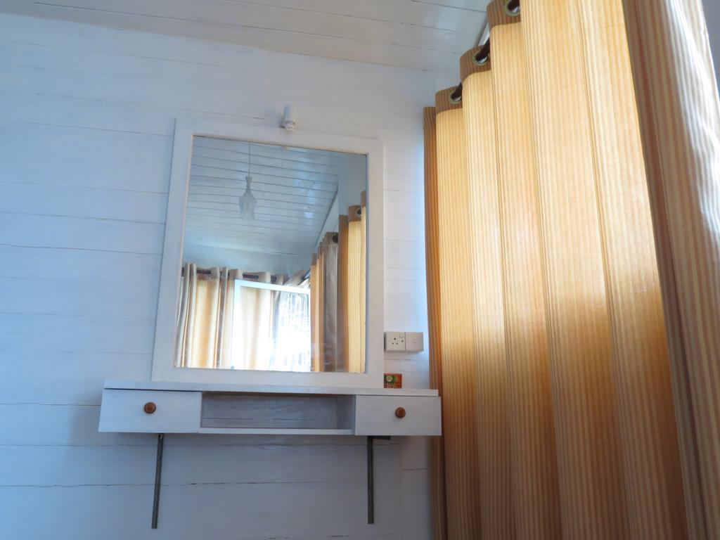 Why Not Guest House Hikkaduwa Exterior foto
