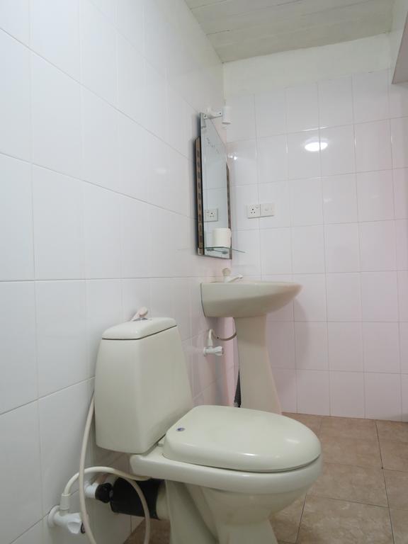 Why Not Guest House Hikkaduwa Exterior foto